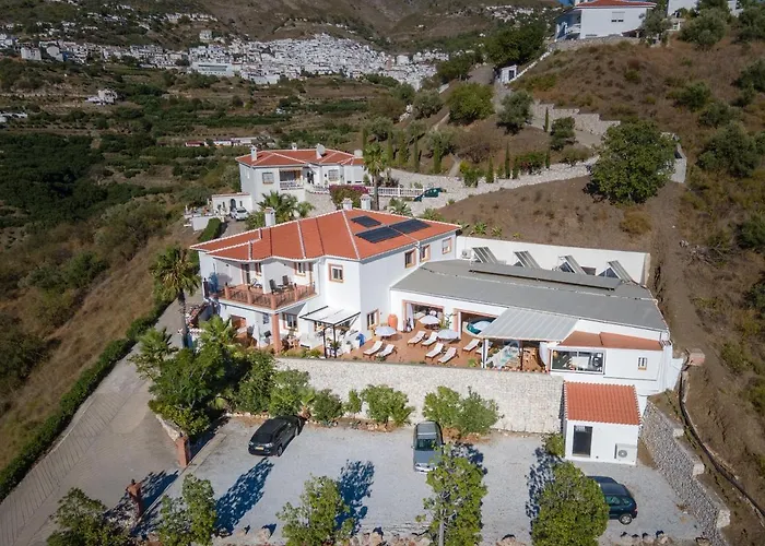 מלון Malaga Hills Boutique Wellness And Hikers Eco-Hotel Adults Only