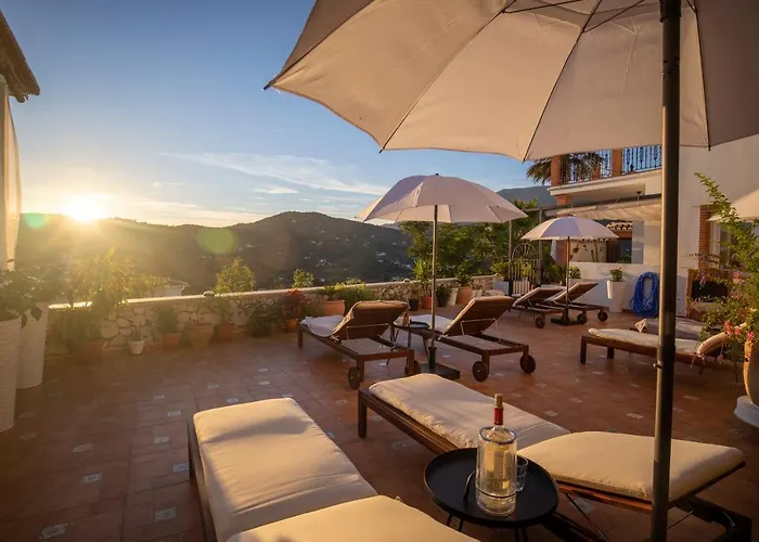 Malaga Hills Boutique Wellness And Hikers Eco-Hotel Adults Only מלון 3*