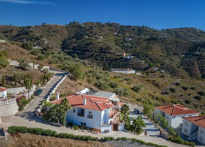 Malaga Hills Boutique Wellness And Hikers Eco-Hotel Adults Only מלון 3*